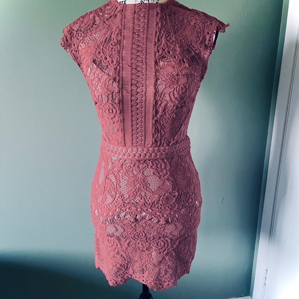 Gorgeous and sweet lace dress